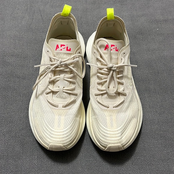 APL Shoes - APL Women's Cream Running Shoes
